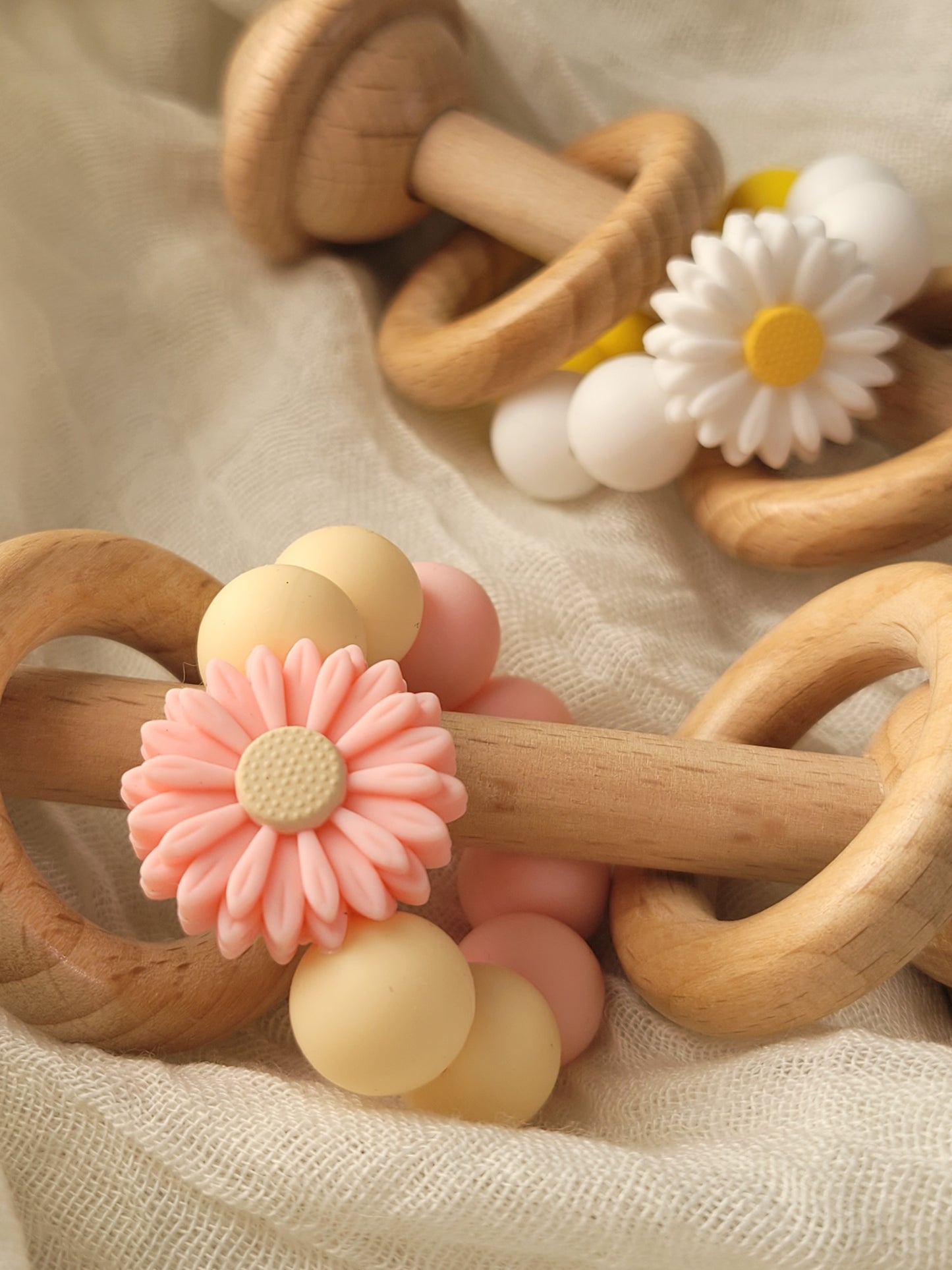 Wood Daisy Rattle